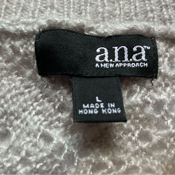 A.n.a. Women's Short Sleeve V neck Sweater Gray/Silver metallic Size Large - Picture 4 of 8